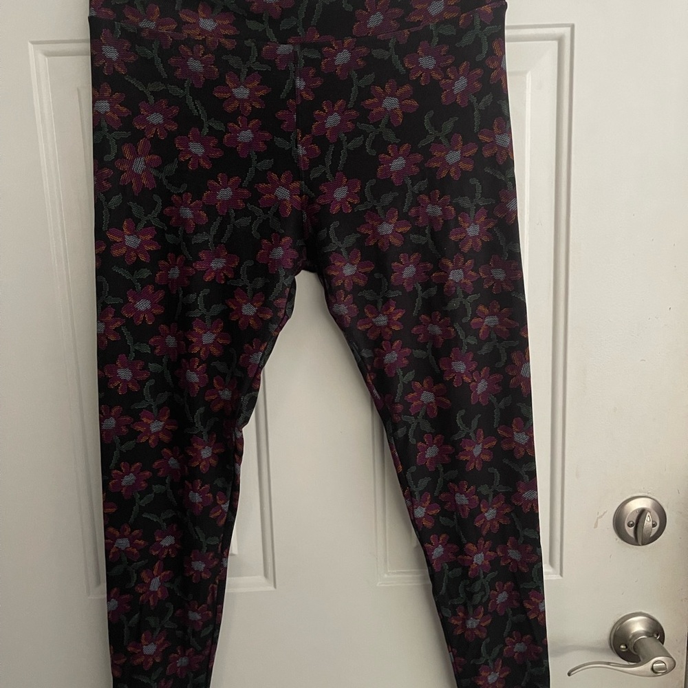 LuLaRoe leggings Tall &Curvy